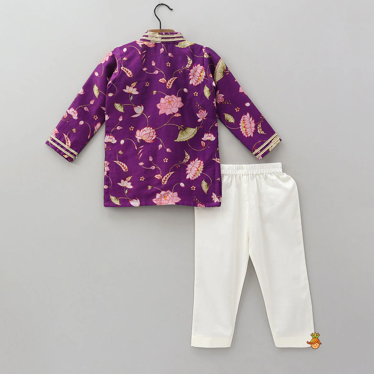 Lace Detailed Ethnic Kurta And Pyjama - Image 2