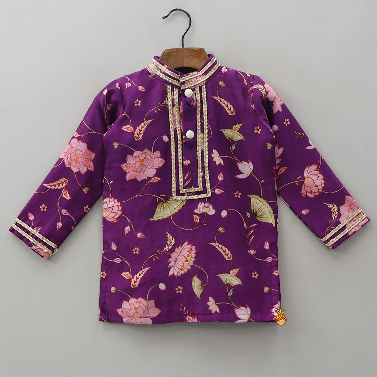Lace Detailed Ethnic Kurta And Pyjama - Image 3