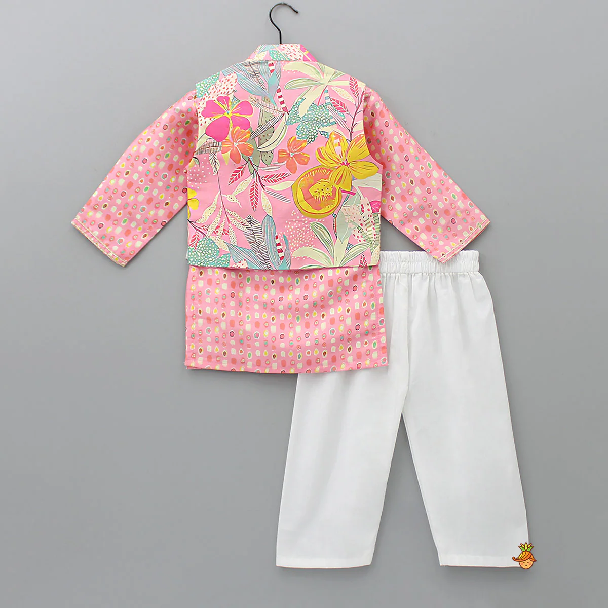 Lace Detailed Front Placket Mandarin Collar Pink Kurta With Floral Jacket And Pyjama - Image 2
