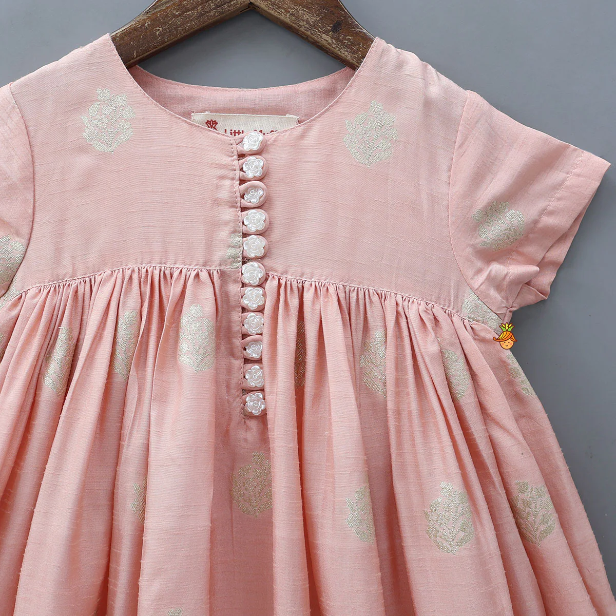 Loop Floral Button-Detail Elegant Kurti - Image 3