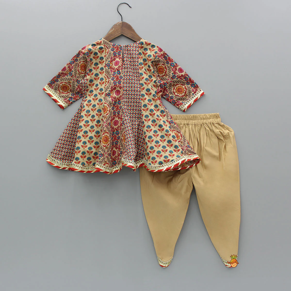 Multicolour Printed Kurti And Dhoti With Dupatta - Image 2