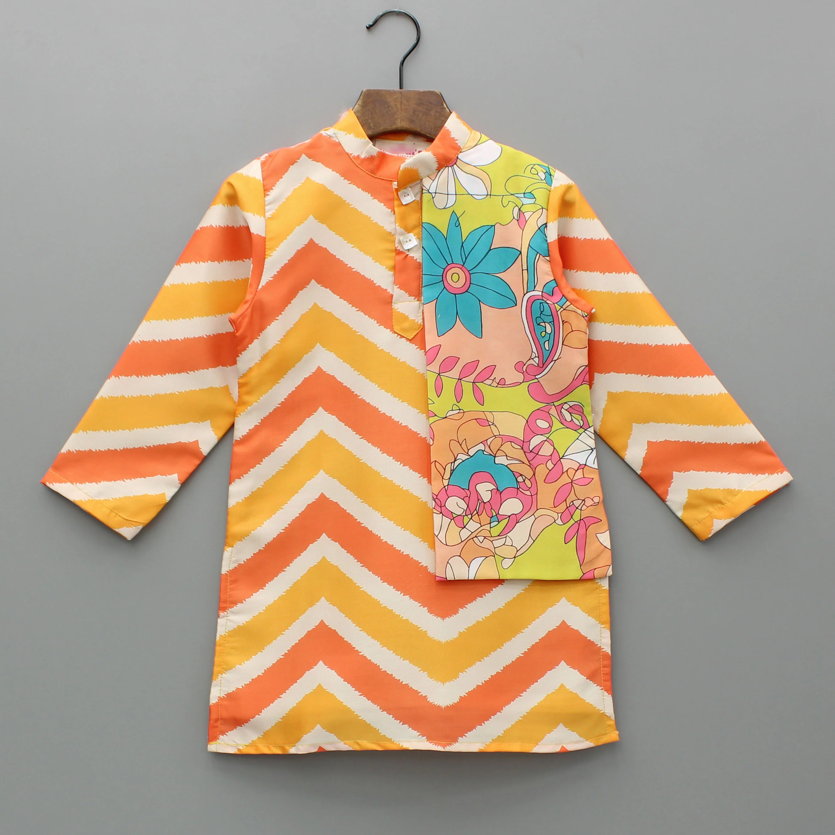 Mutlicolour Printed Kurta With One Side Flap And Pyjama - Image 3