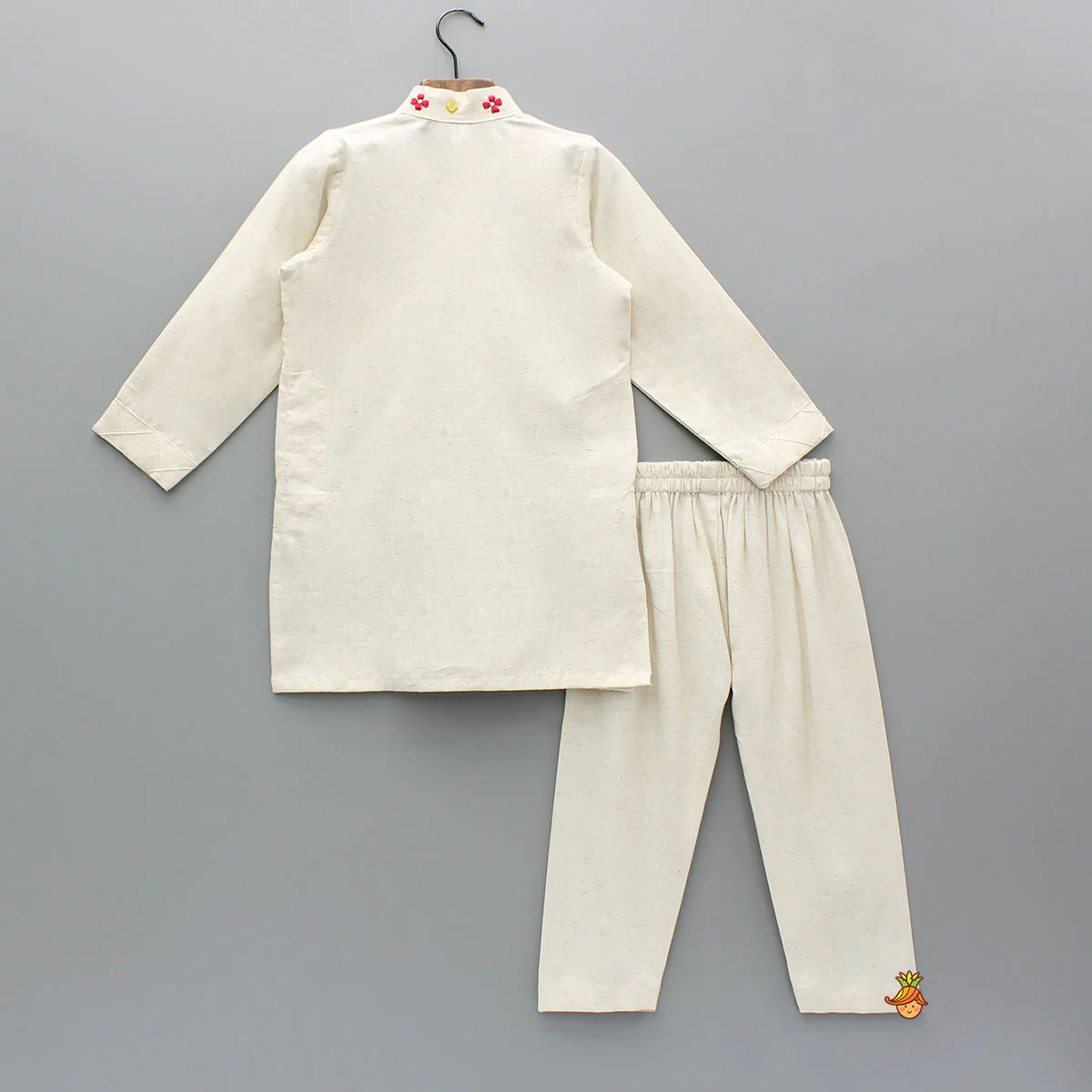 Off White Pintuck Embroidered Kurta With Pyjama - Image 2