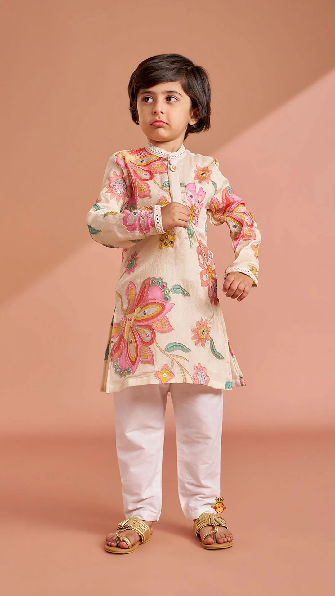 Off White Stylish Floral Kurta With White Pyjama - Image 3
