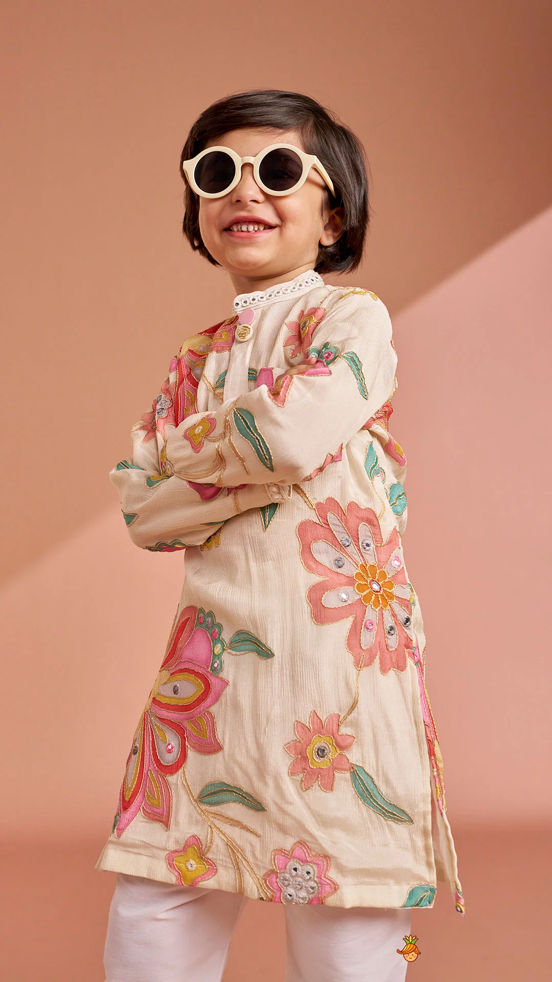Off White Stylish Floral Kurta With White Pyjama - Image 6