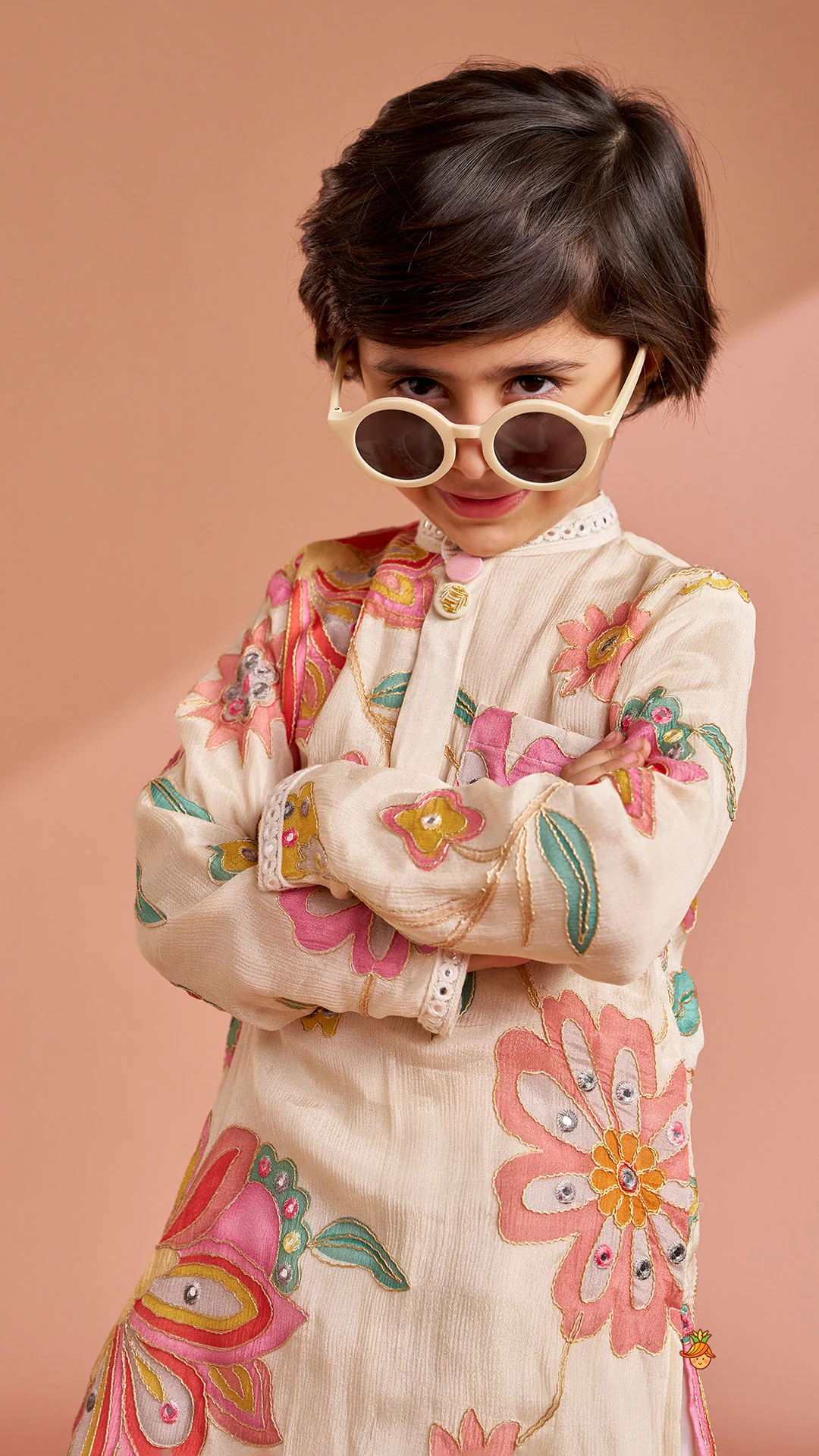 Off White Stylish Floral Kurta With White Pyjama - Image 7