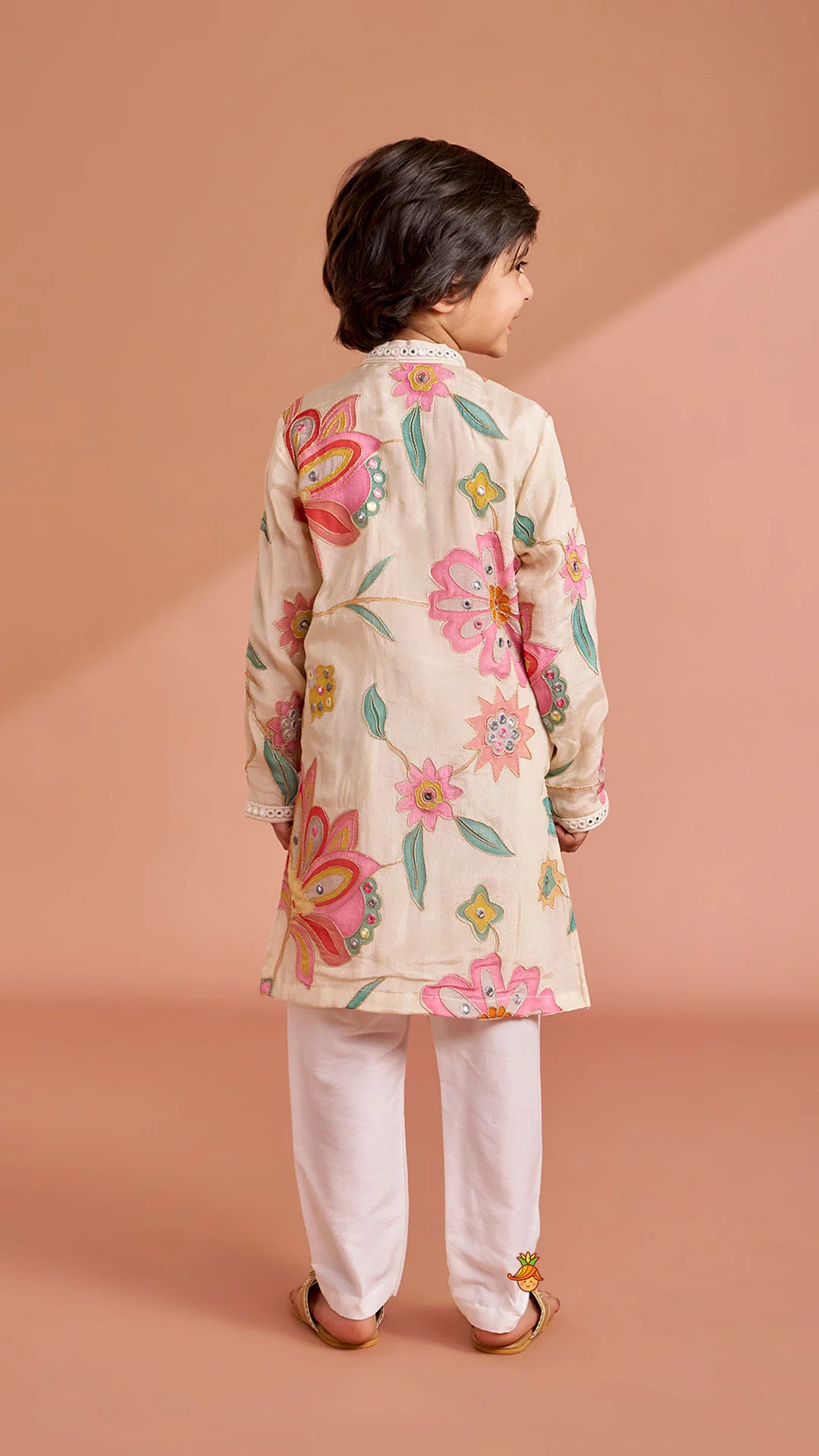 Off White Stylish Floral Kurta With White Pyjama - Image 8