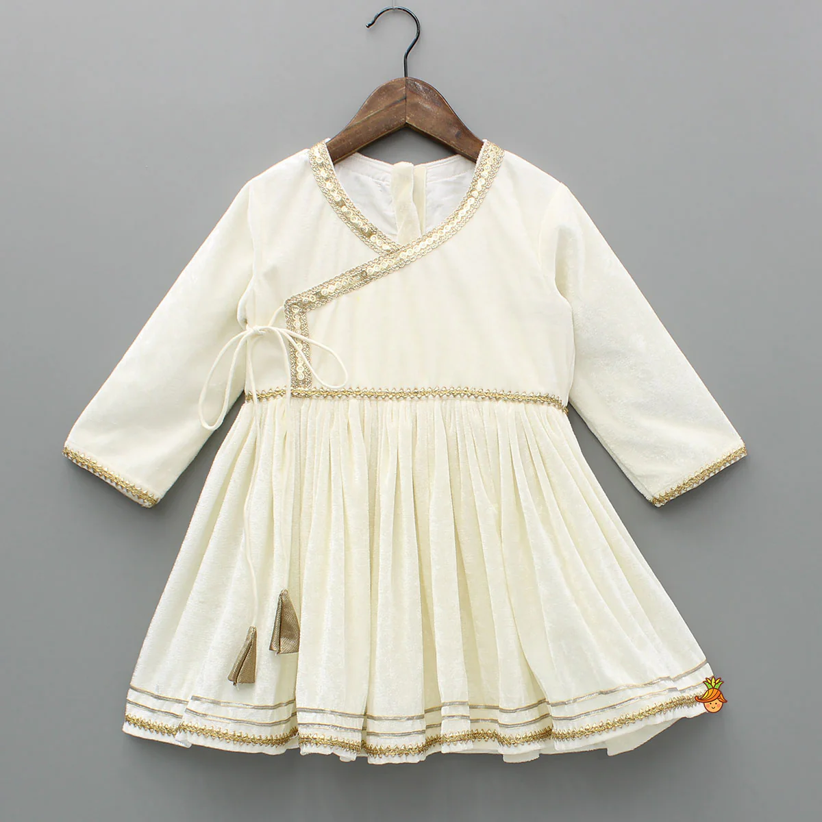 Off White Velvet Lace Detailed Kurti And Tulip Dhoti With Net Dupatta - Image 4