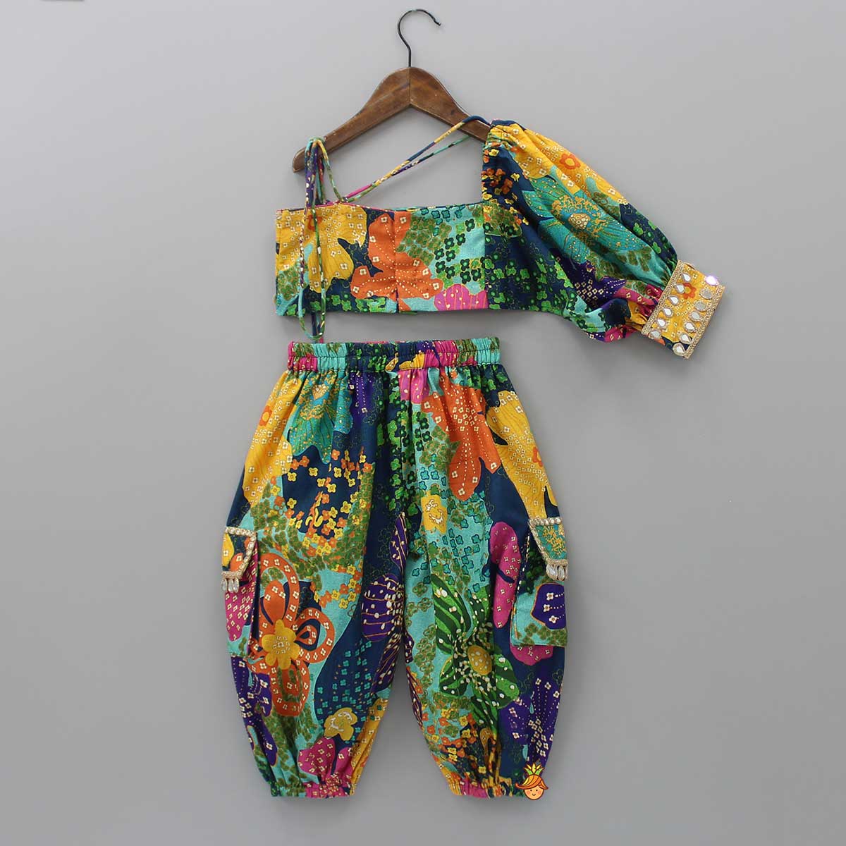 One Shoulder Multicolour Top And Ballon Pant - Image 2