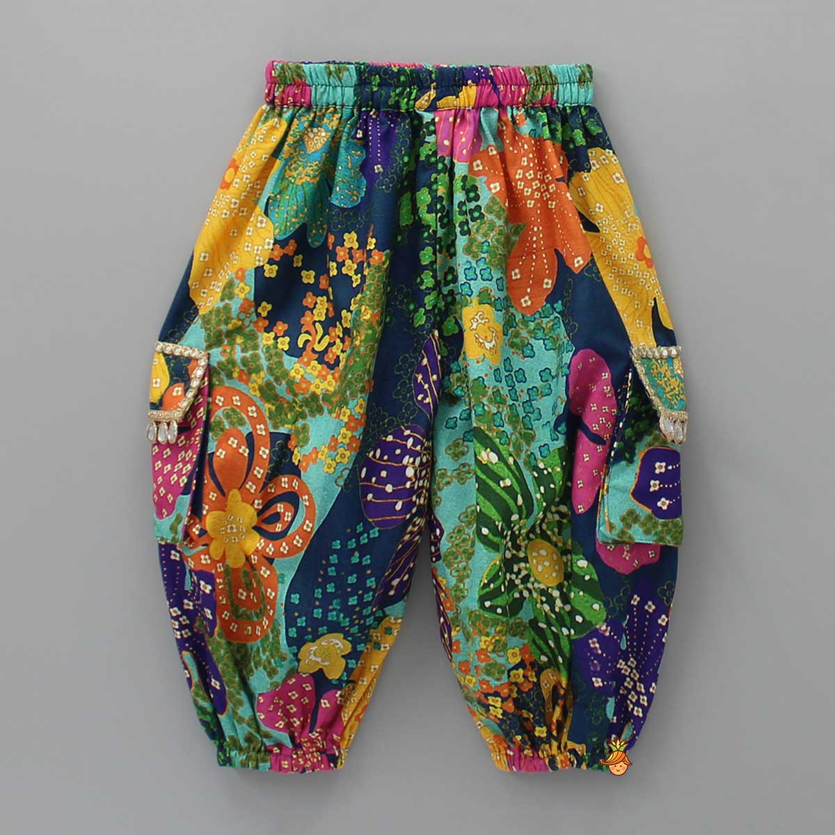 One Shoulder Multicolour Top And Ballon Pant - Image 4