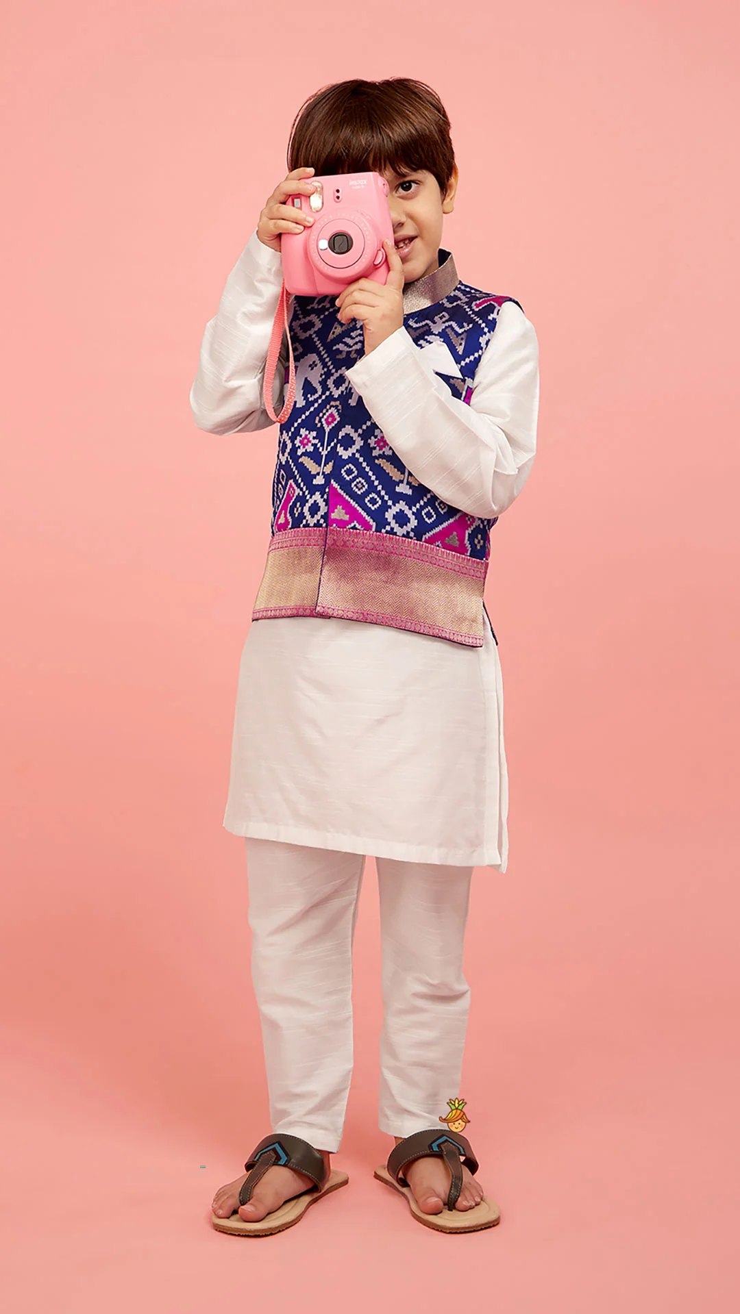 Patola Printed Royal Blue Jacket With Kurta And Pyjama - Image 4