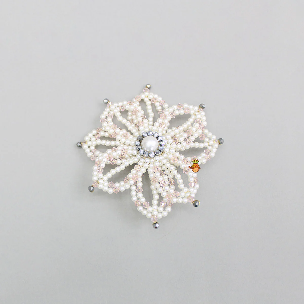 Pearl Flower Design And Studded Hairclip
