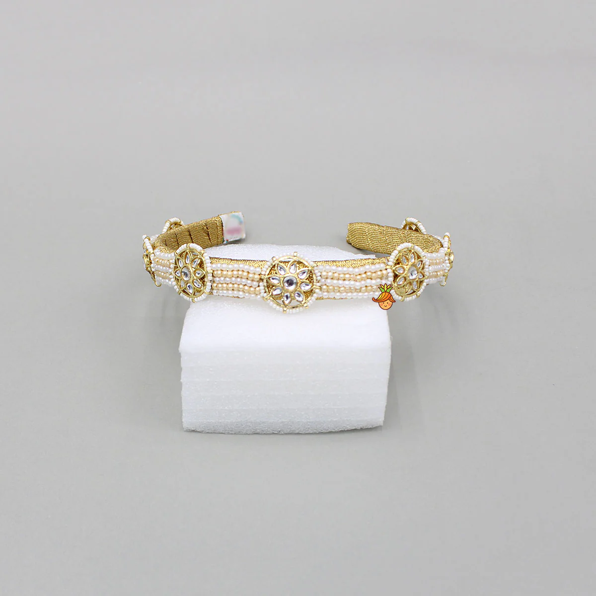 Pearls And Artificial Stones Embellished Hairband - Image 2