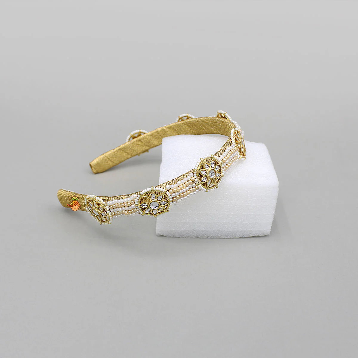 Pearls And Artificial Stones Embellished Hairband - Image 3