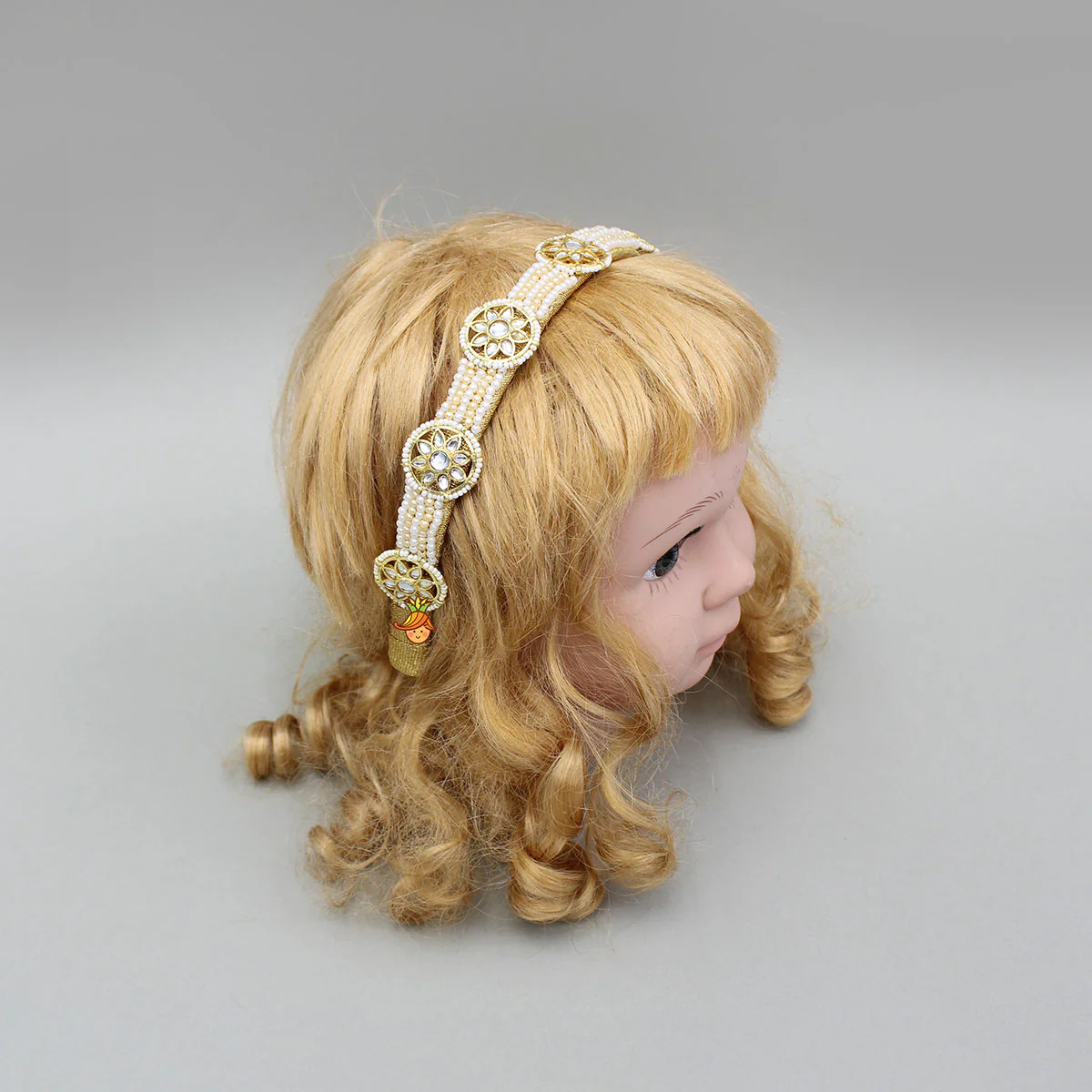 Pearls And Artificial Stones Embellished Hairband - Image 4