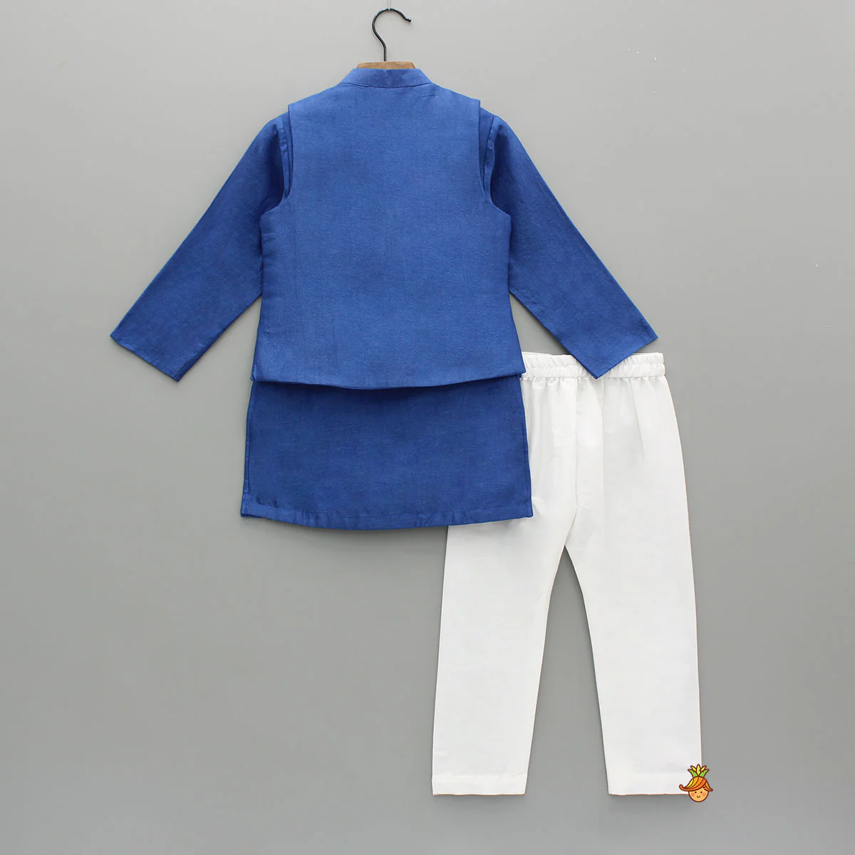 Pin Tuck Detailed Kurta With Embroidered Jacket And Pyjama - Image 2