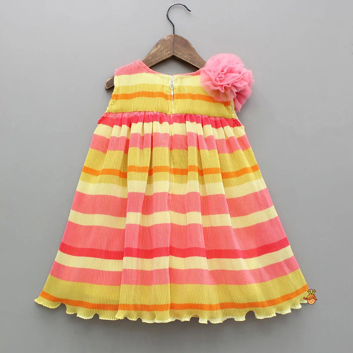 Pleated Crush Silk Multicolour Sleeveless Dress - Image 2