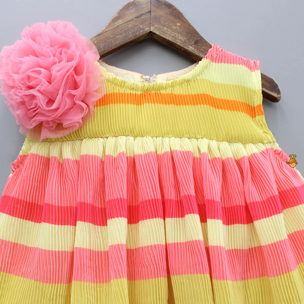 Pleated Crush Silk Multicolour Sleeveless Dress - Image 3