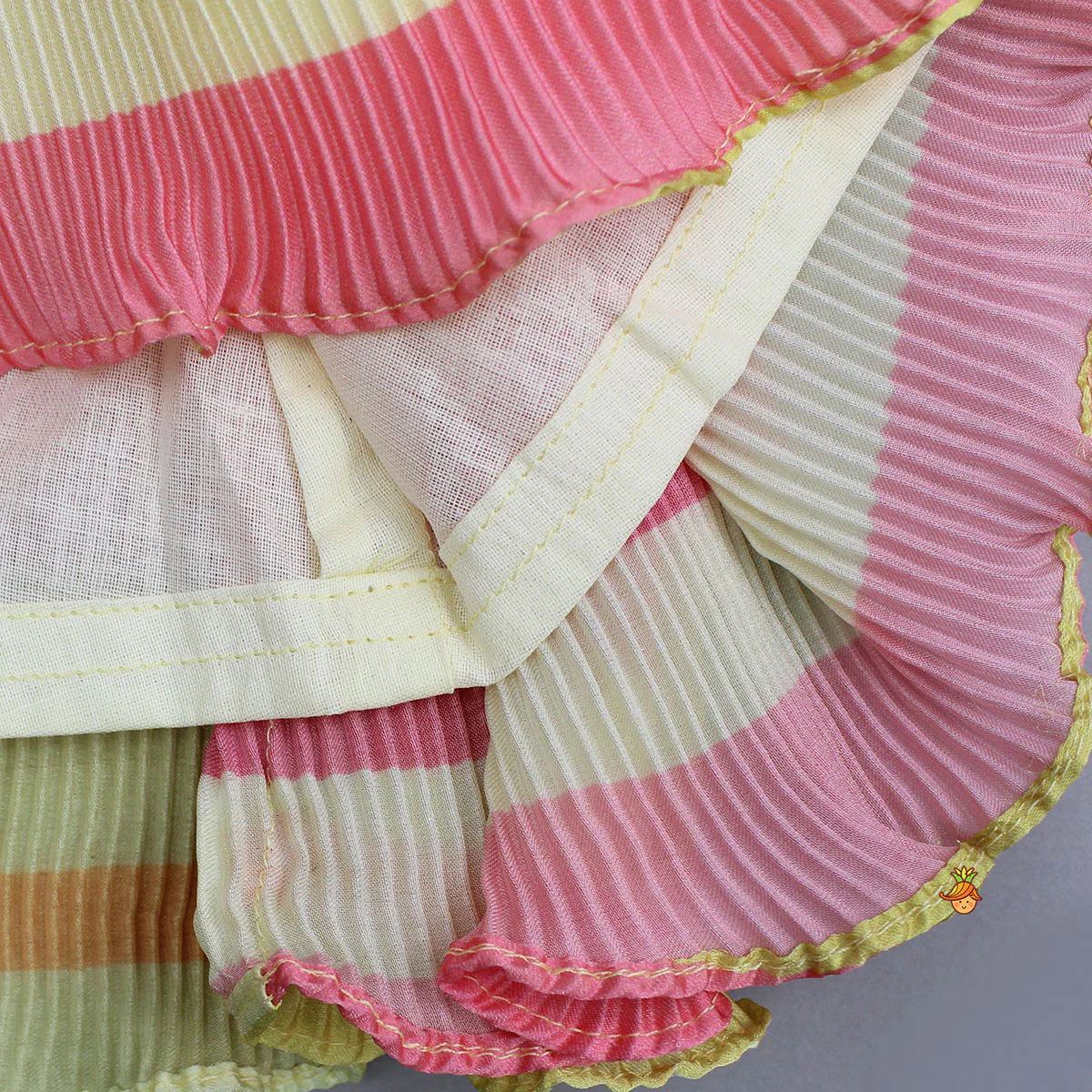 Pleated Crush Silk Multicolour Sleeveless Dress - Image 4