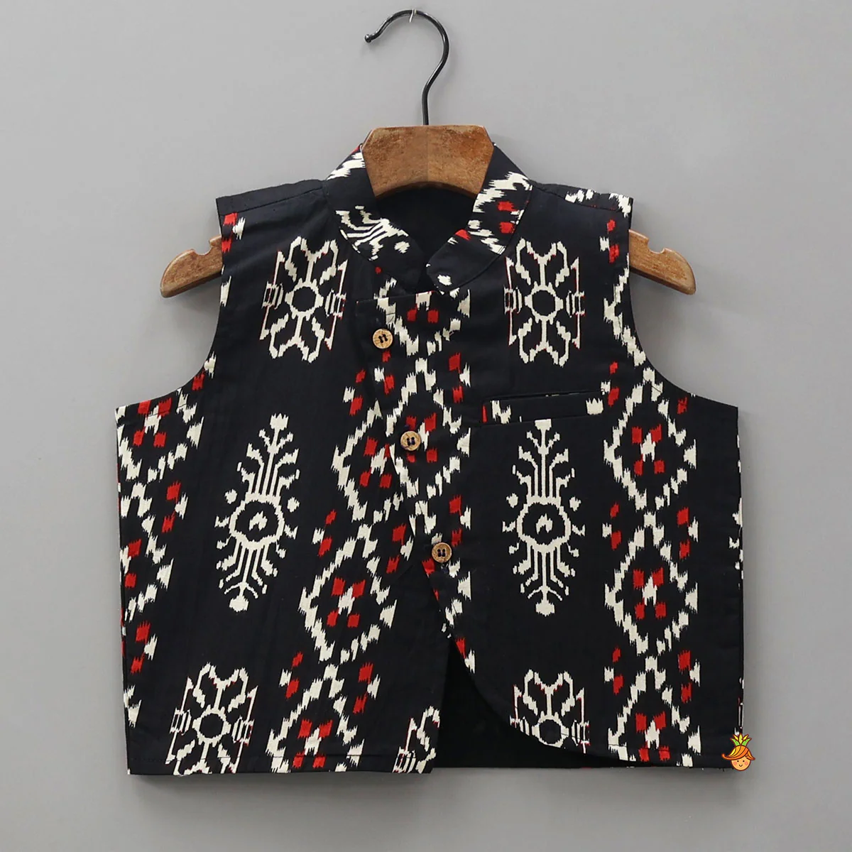 Pocket Detail Ethnic Kurta With Contrasting Jacket And Pyjama - Image 6