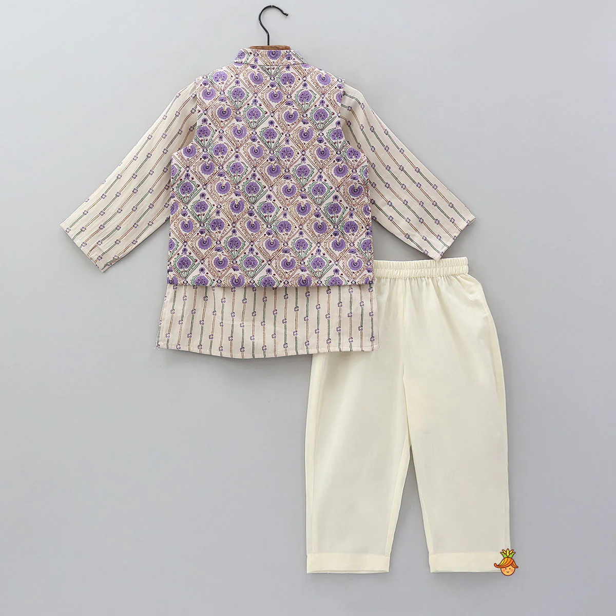 Pocket Detail Kurta With Matching Jacket And Pyjama - Image 2