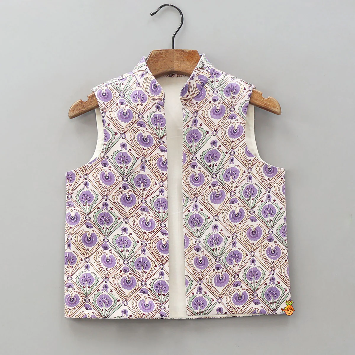Pocket Detail Kurta With Matching Jacket And Pyjama - Image 6