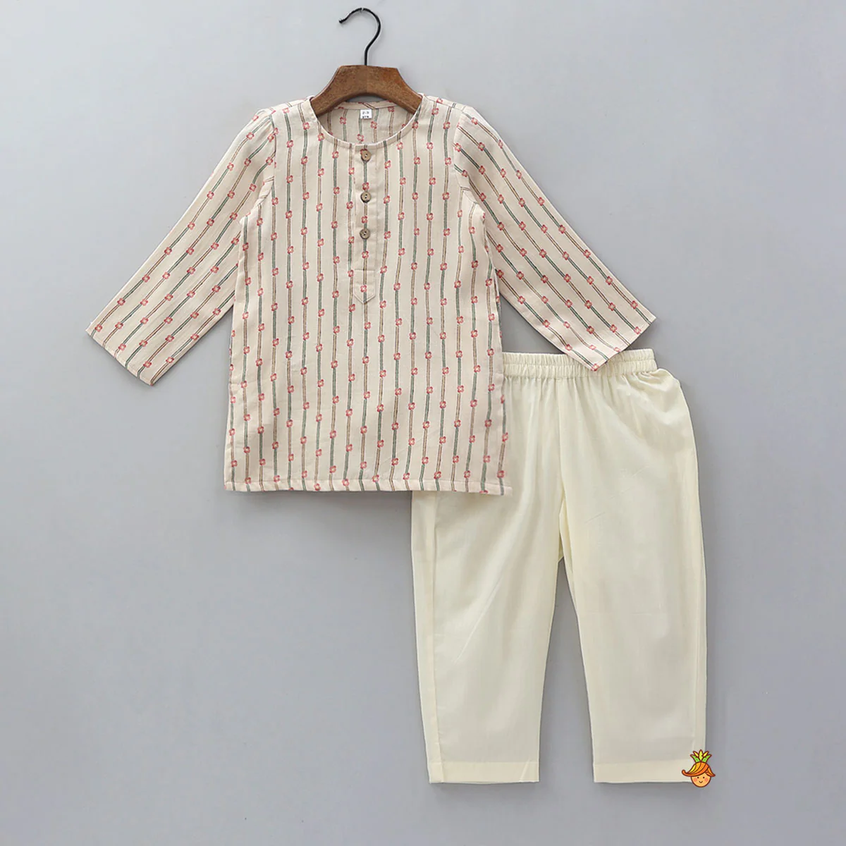 Pocket Detail Kurta With Printed Jacket And Pyjama - Image 3