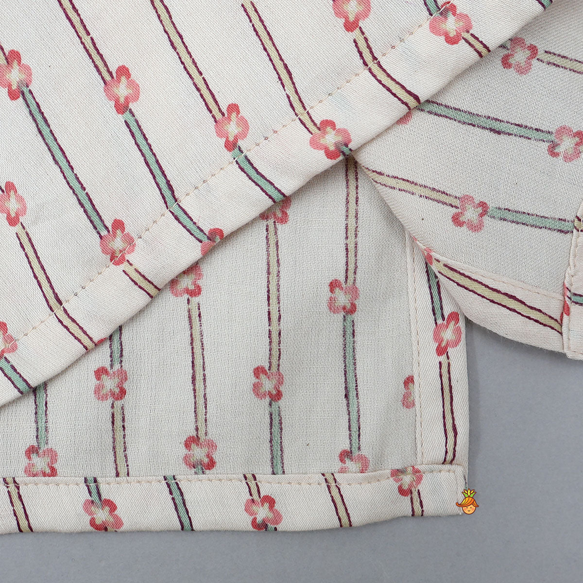 Pocket Detail Kurta With Printed Jacket And Pyjama - Image 7