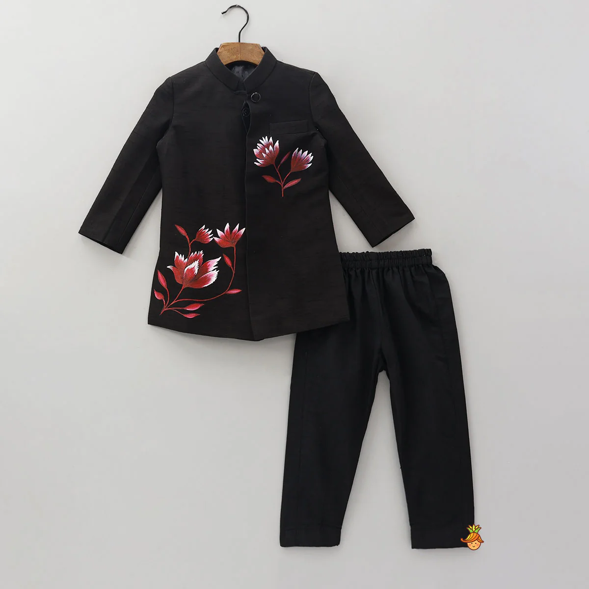 Pocket Detail Sherwani And Pyjama