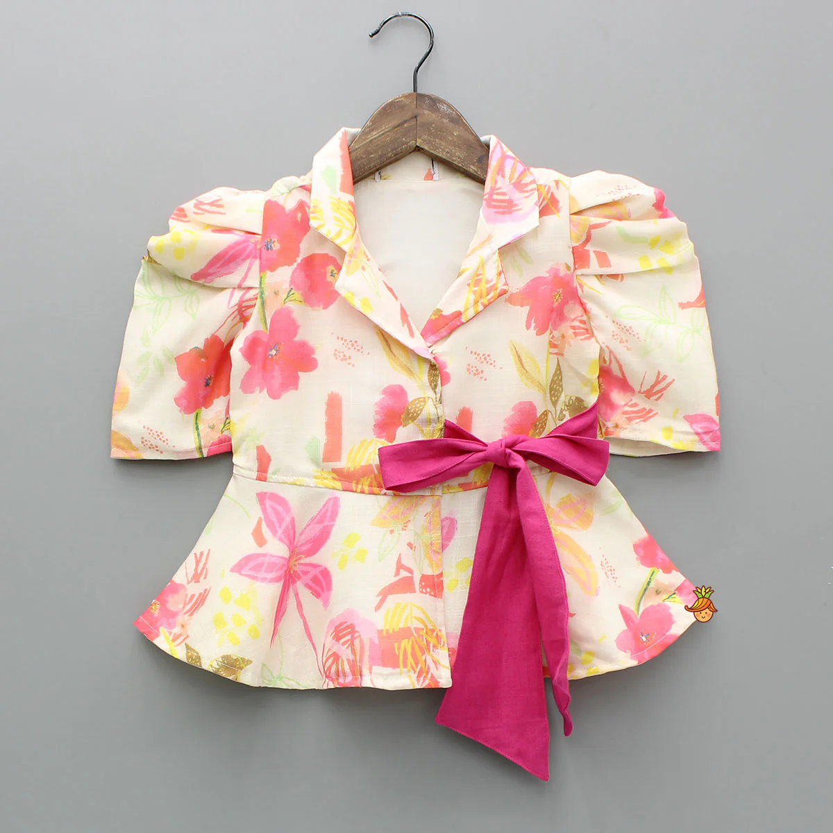 Puff Sleeves Printed Top And Dual Pocket Detail Pant - Image 3