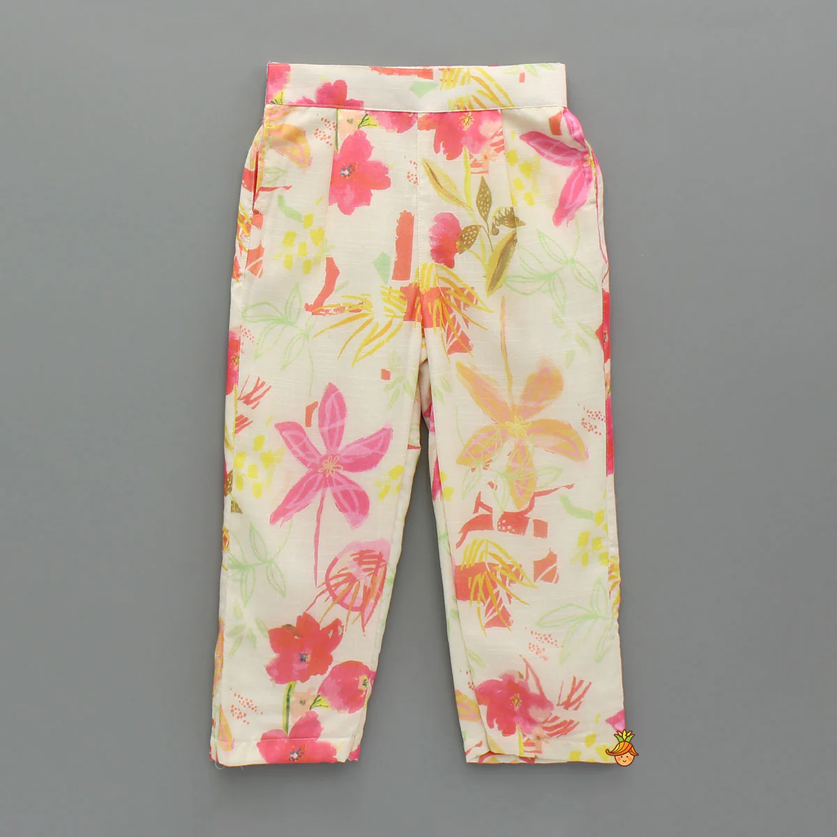 Puff Sleeves Printed Top And Dual Pocket Detail Pant - Image 4