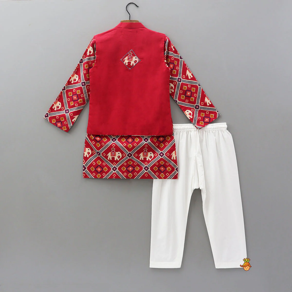 Ethnic Patola Printed Kurta With Front Open Jacket And Pyjama - Image 2