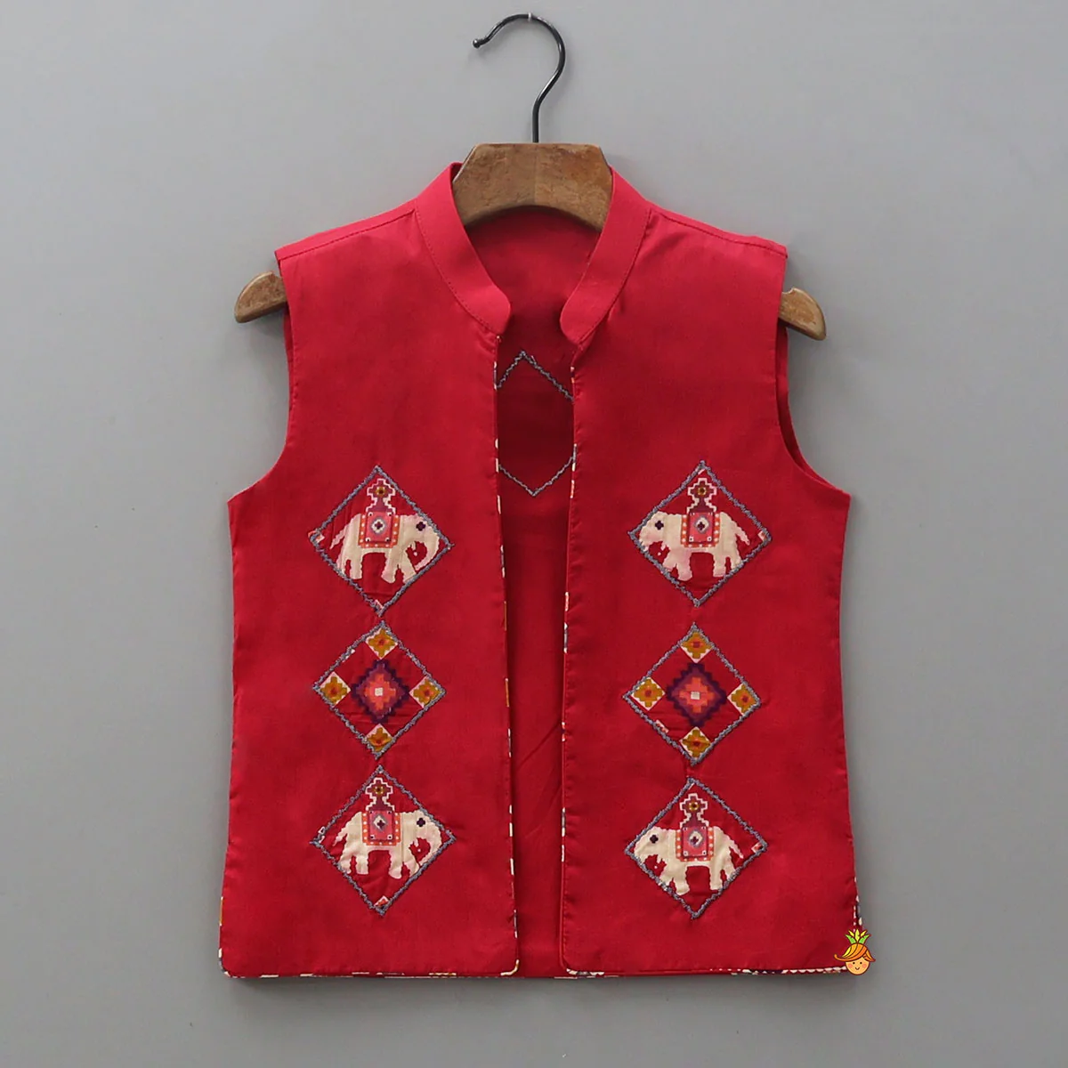 Ethnic Patola Printed Kurta With Front Open Jacket And Pyjama - Image 6