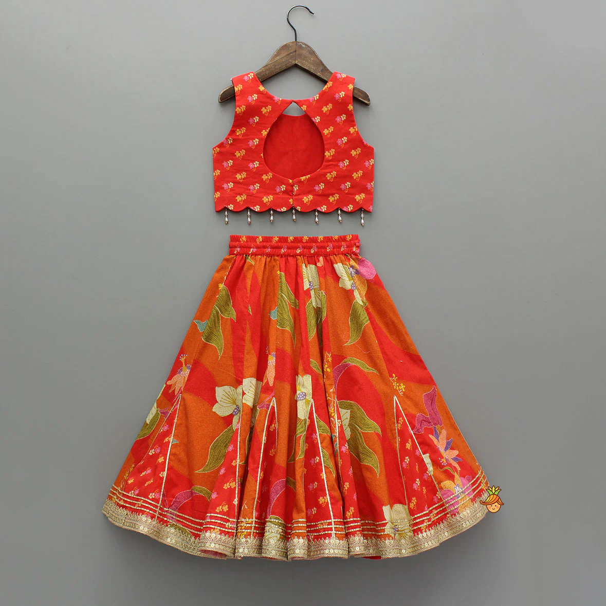 Red Sleeveless Embroidered Scalloped Top With Lehenga And Hairband - Image 2