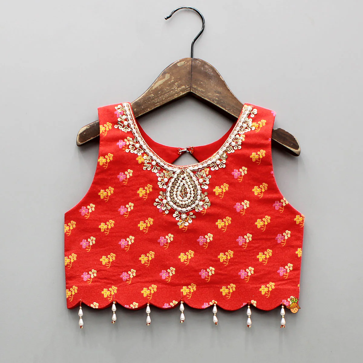 Red Sleeveless Embroidered Scalloped Top With Lehenga And Hairband - Image 4