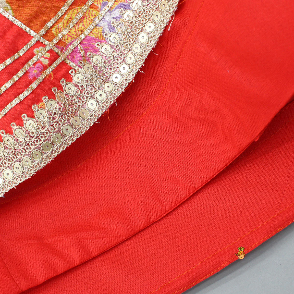 Red Sleeveless Embroidered Scalloped Top With Lehenga And Hairband - Image 7