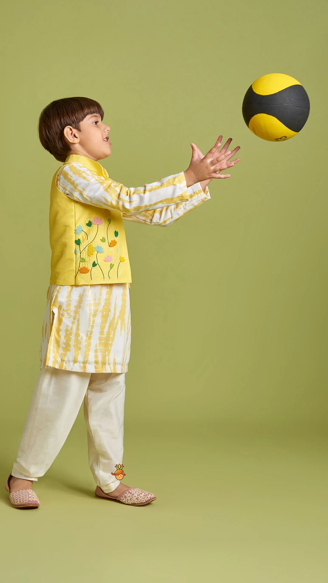 Shibori Printed Kurta With Beads Embroidered Yellow Open Jacket And Churidar - Image 4