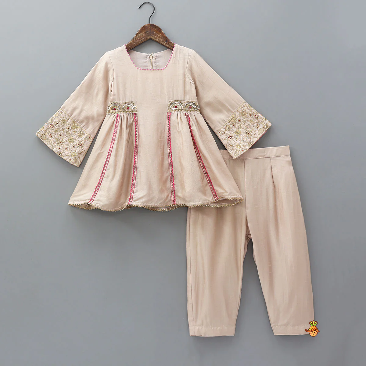 Side Gathered Kurti And Pant With Contrasting Dupatta - Image 3