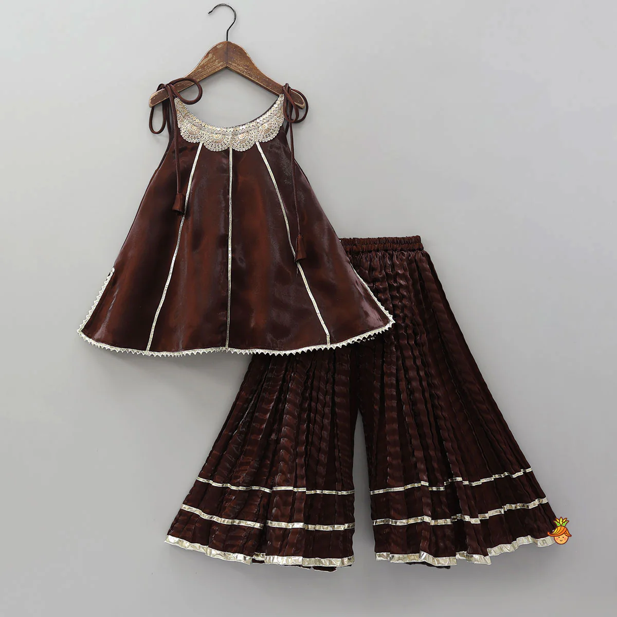 Sleeveless Sheen Kurti And Crushed Fabric Palazzo With Hair Tie - Image 3