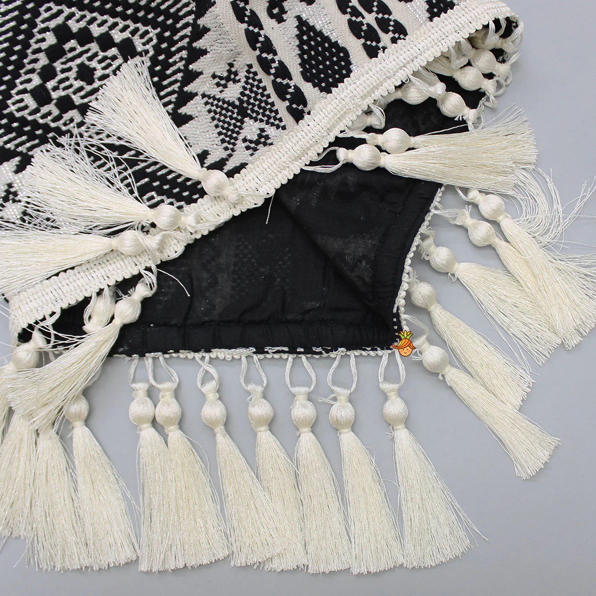 Smocked Back Stylish Sleeves Black Top And Fringes Skirt With Knot Detail Hair Band - Image 7