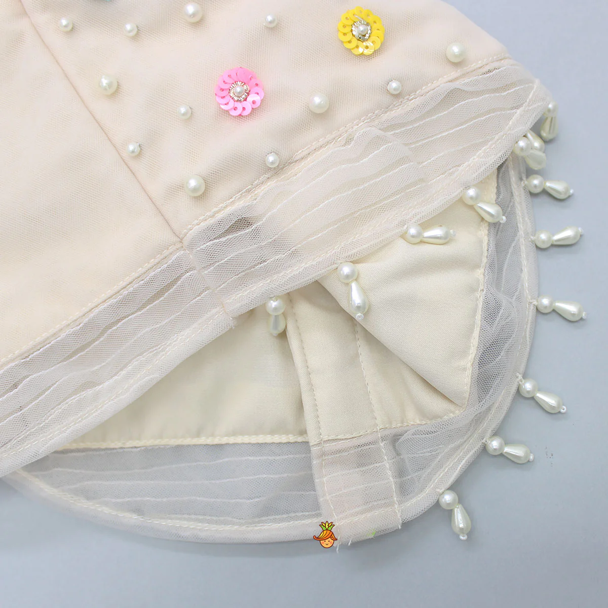 Spaghetti Straps Top And Net Embroidered Lehenga With Dual Tone Stylish Dupatta - Image 6
