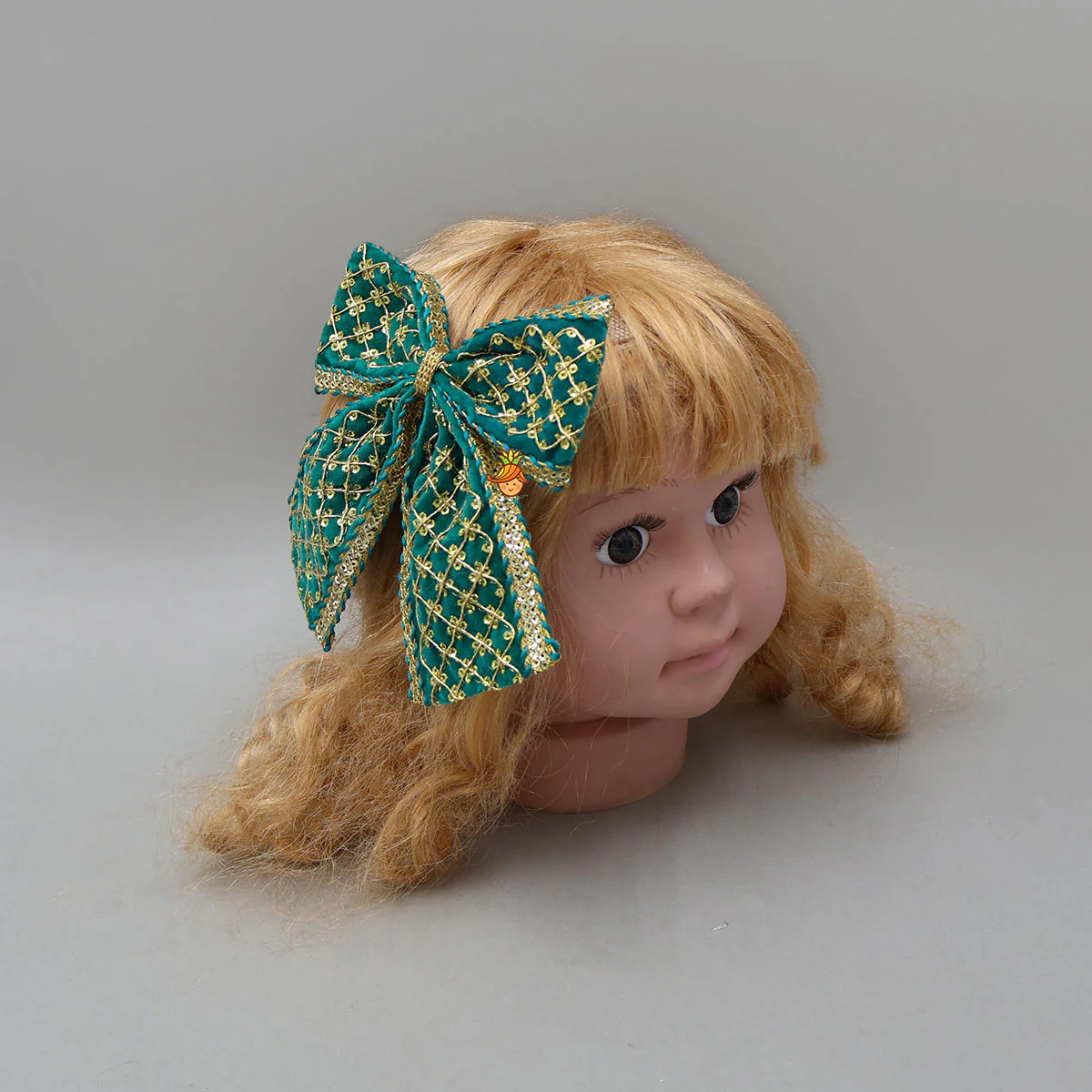 Square Design Embroidered Velvet Hair Clip - Image 4