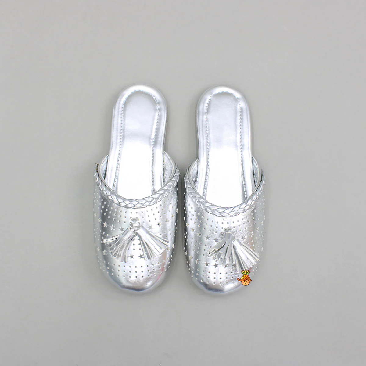 Star Cutwork Slip On Juttis with Tassels - Image 3