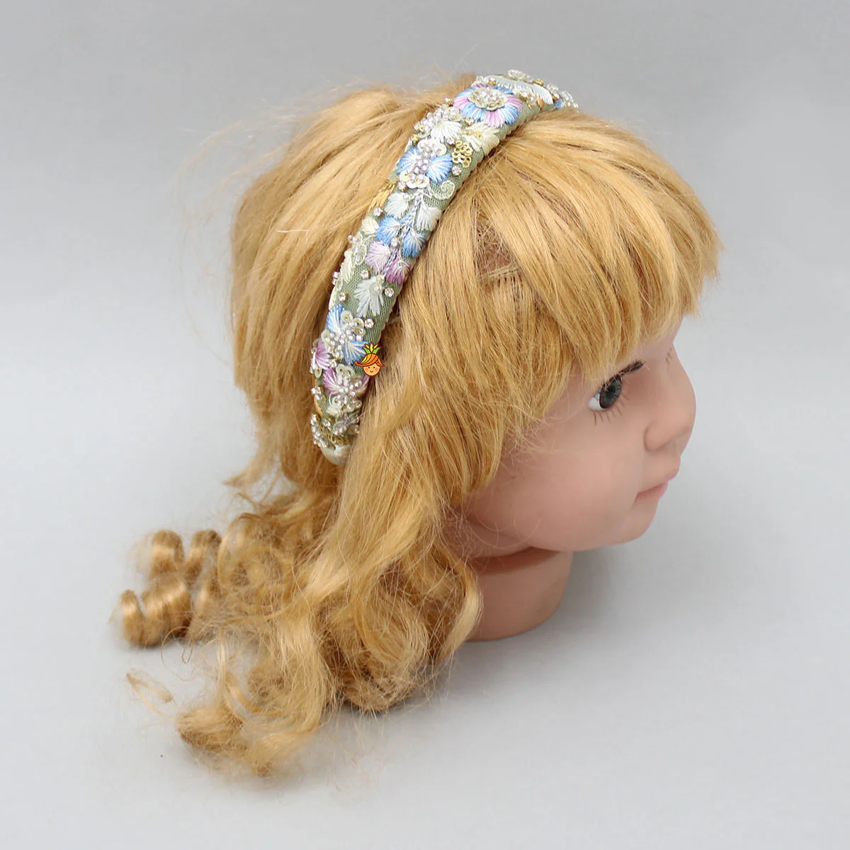 Stunning Thread Embroidered Green Net Hair Band - Image 4