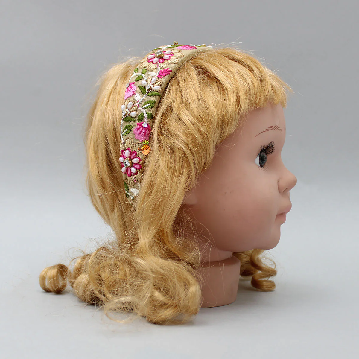 Stunning Thread Embroidered Net Hair Band - Image 4