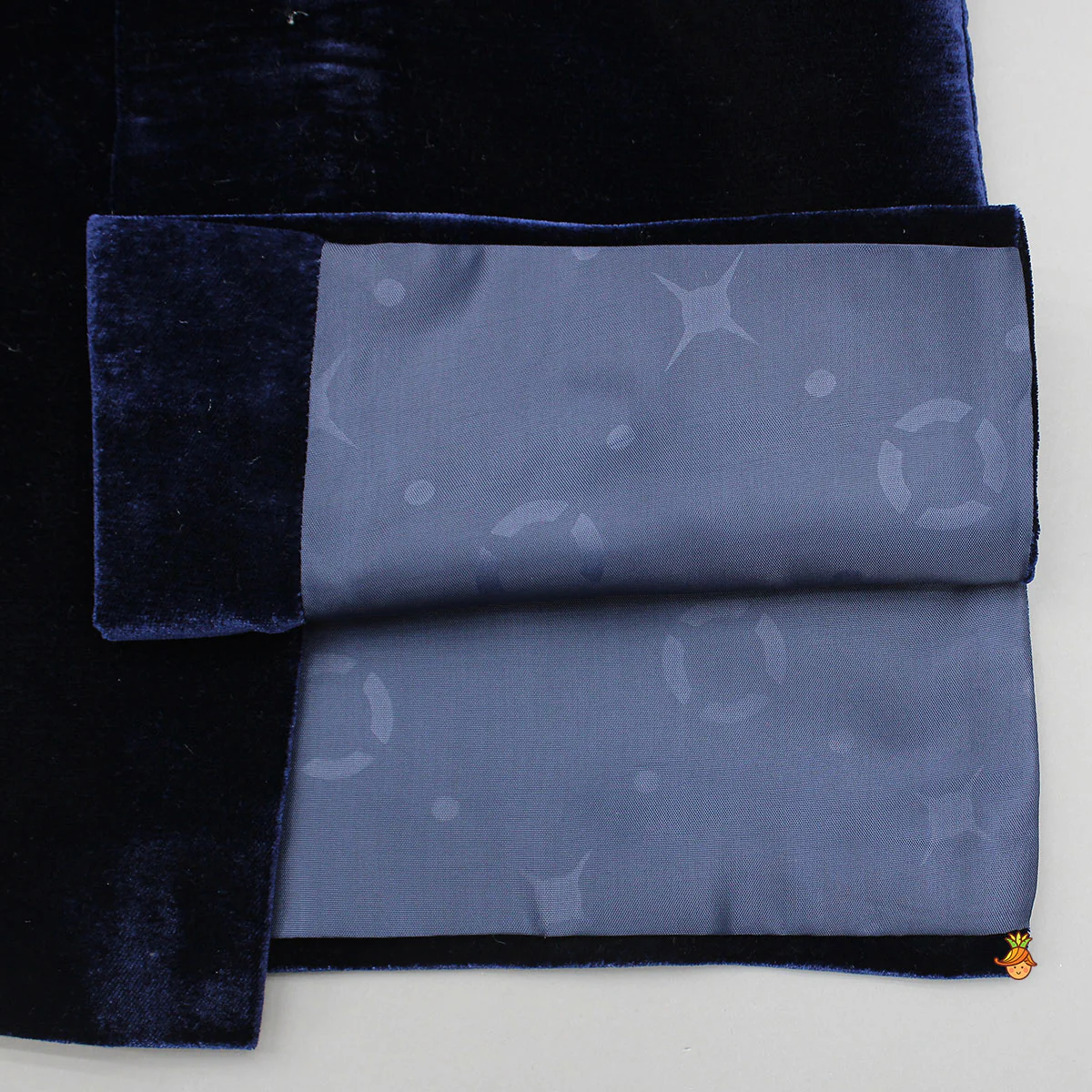 Stylish Embroidered Velvet Sherwani With Pyjama - Image 5