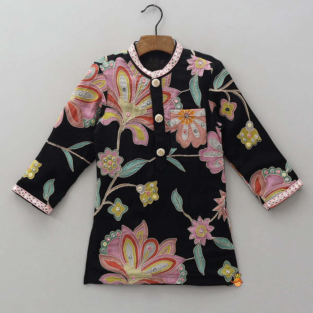 Stylish Floral Kurta With Patch Pocket Detail And Pyjama - Image 3