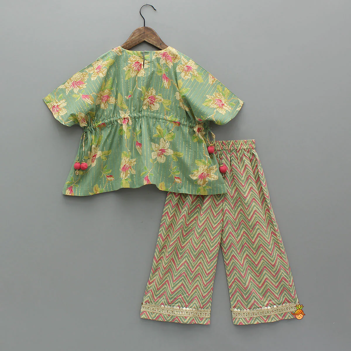 Stylish Kaftan Top And Chevron Printed Palazzo - Image 2