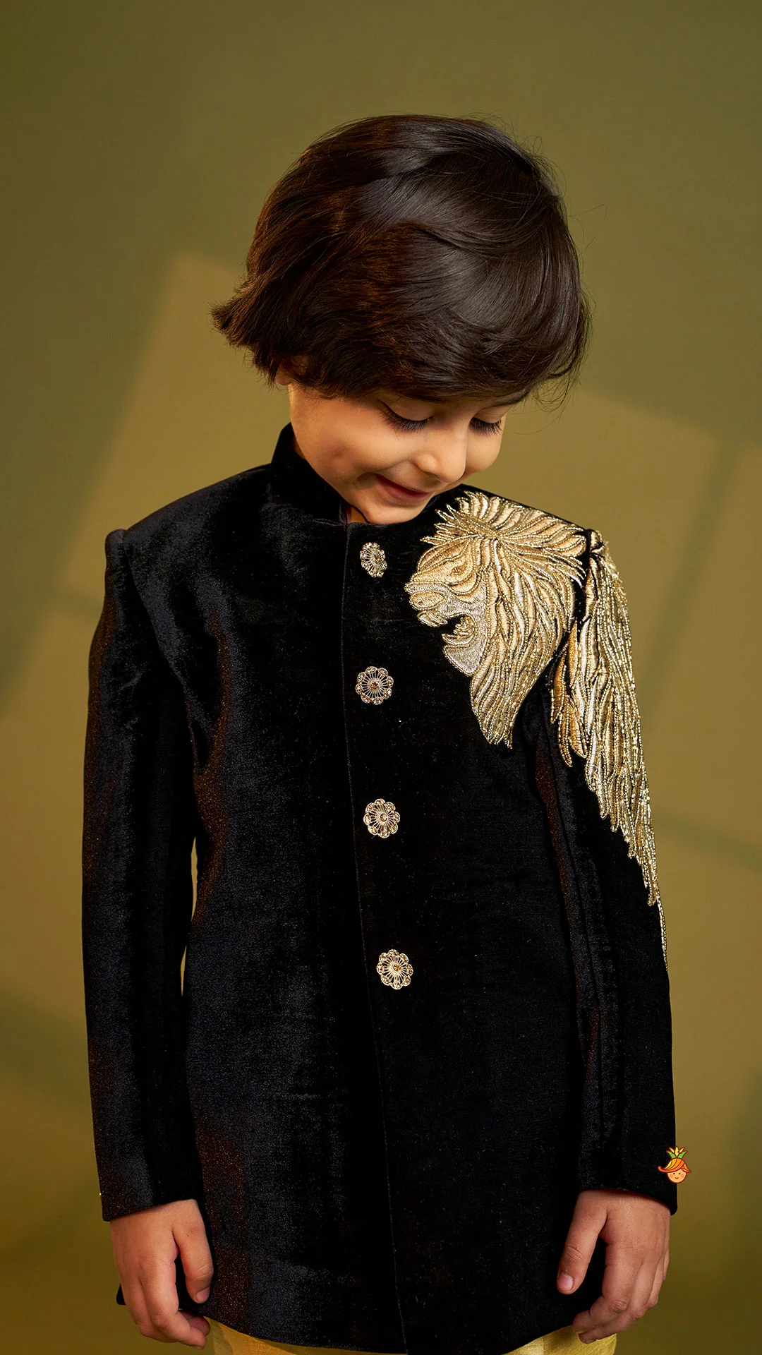 Stylish Zari Embroidered Velvet Sherwani With Pyjama - Image 6