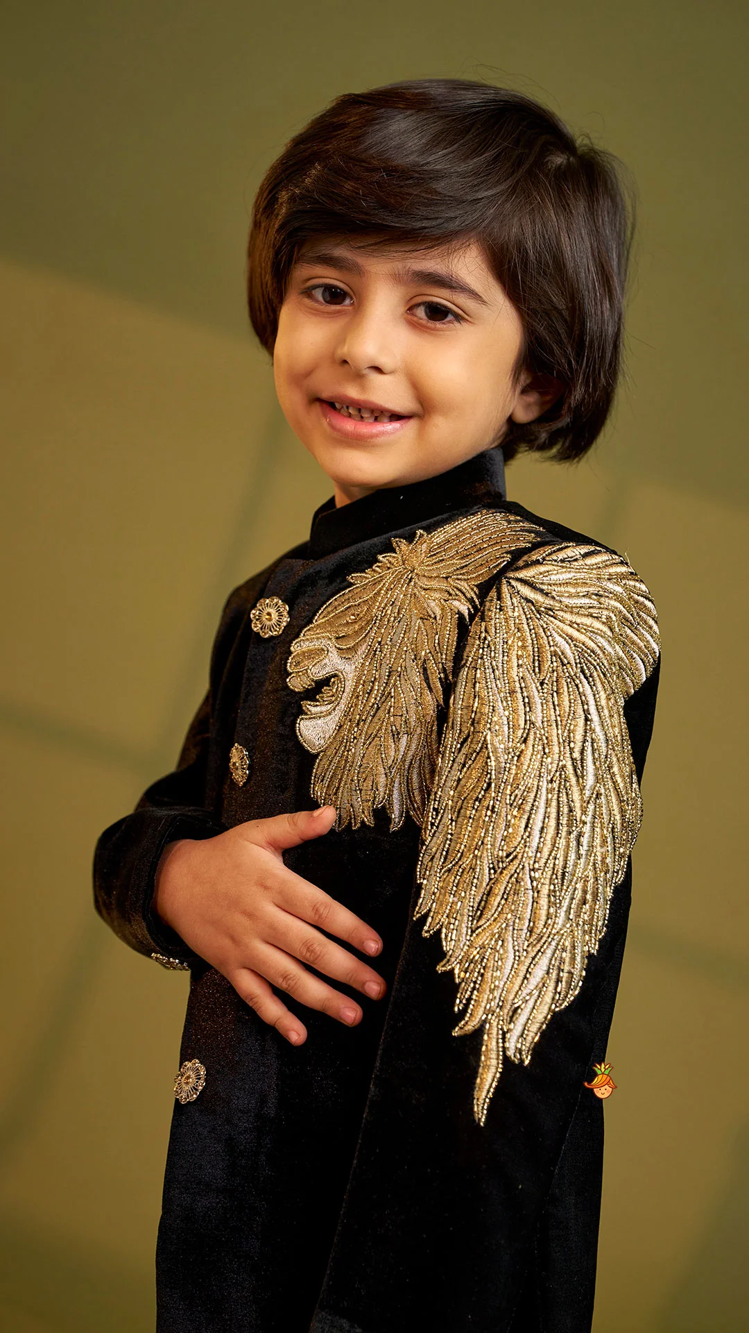 Stylish Zari Embroidered Velvet Sherwani With Pyjama - Image 7